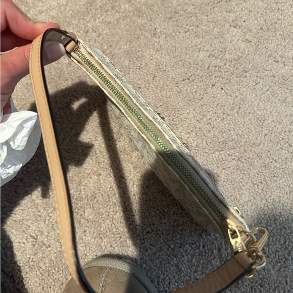 Michael Kors Ivory Logo Clutch - Picture 7 of 7